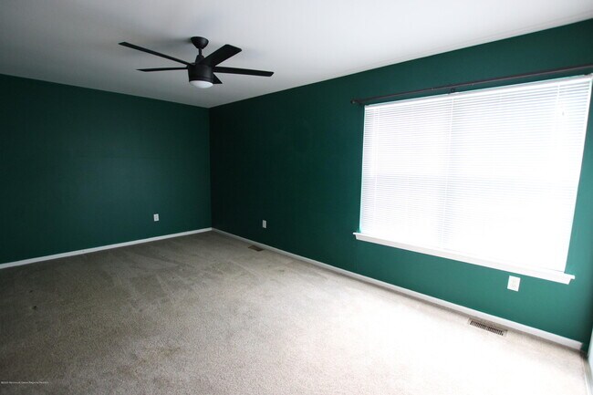 Building Photo - 62 Redwood Dr