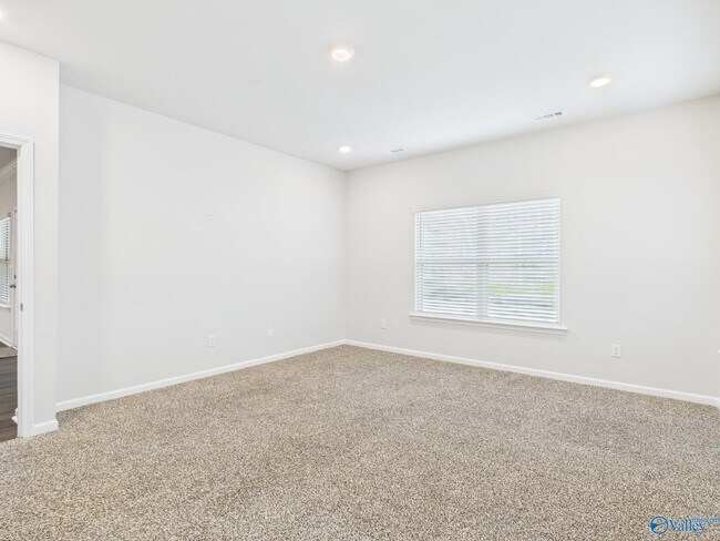 Building Photo - 157 High Leaf Dr