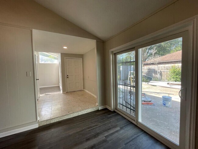 Building Photo - 10503 Cook Rd