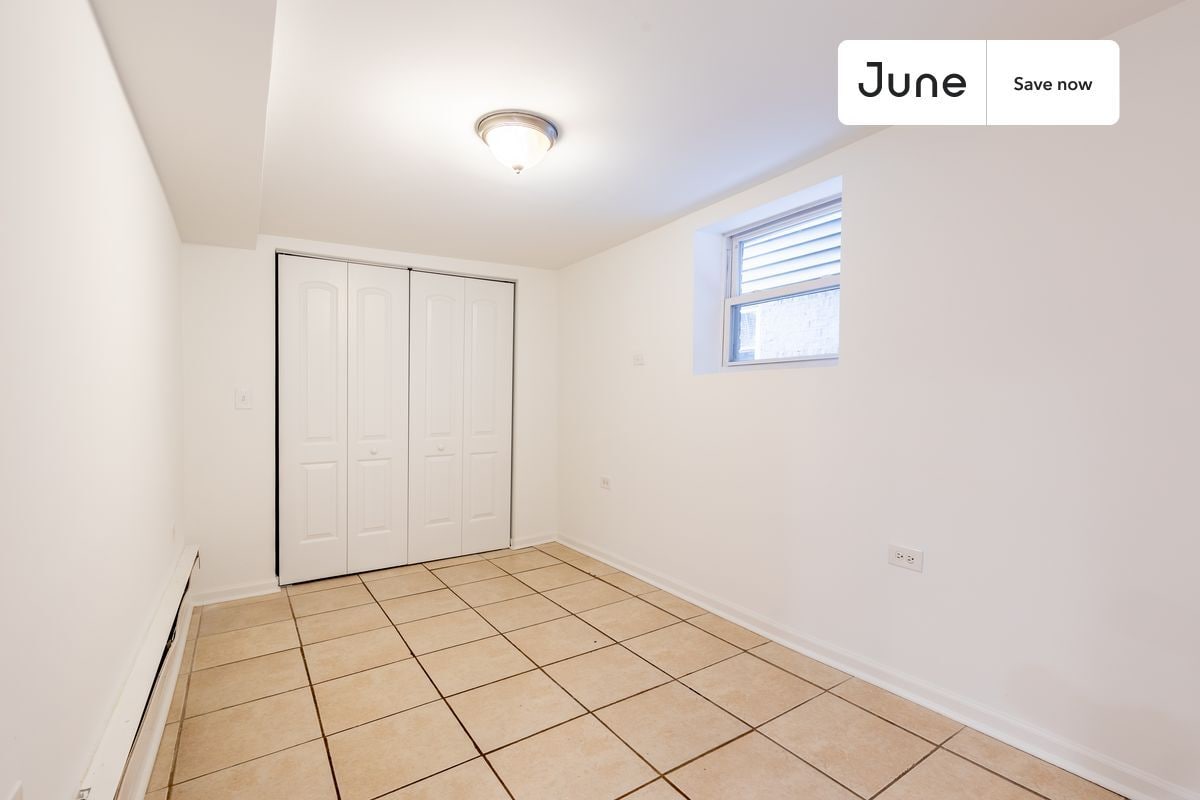 Building Photo - 1841 N Mozart St