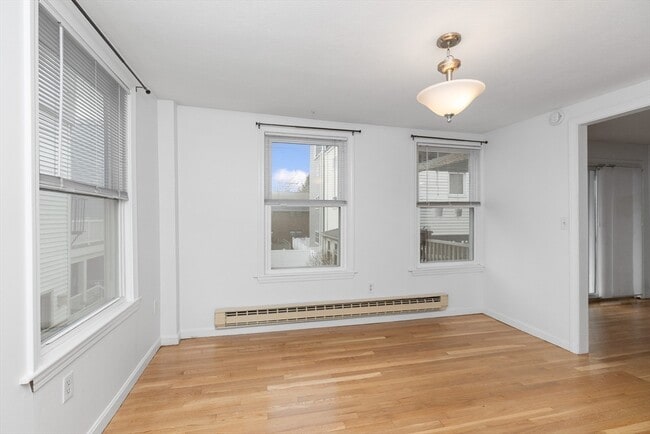 Building Photo - 16R Union St