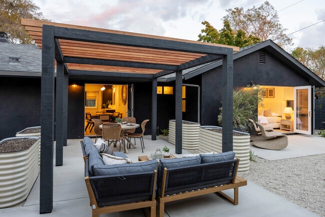 Building Photo - 23 Calaveras Ave