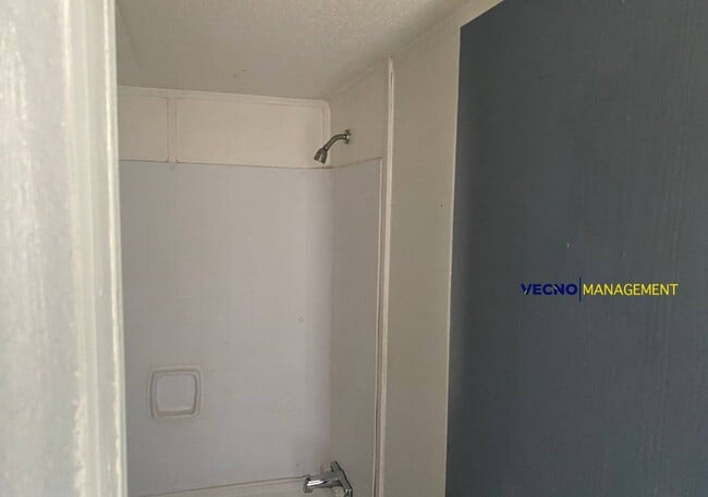 Building Photo - 16055 TX-16