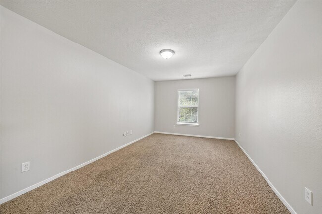Building Photo - 6218 Lovage Ave