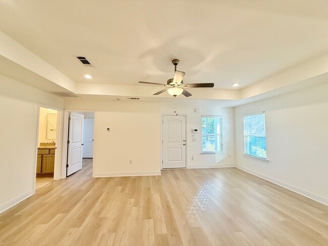 Building Photo - Beautiful Craftsman-Style Home - Open Layout