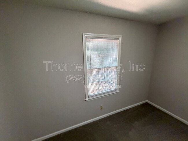 Building Photo - 2257 Sherwood Ave