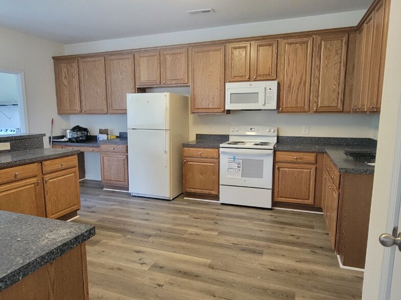 Building Photo - 917 Arrow Wood Ct