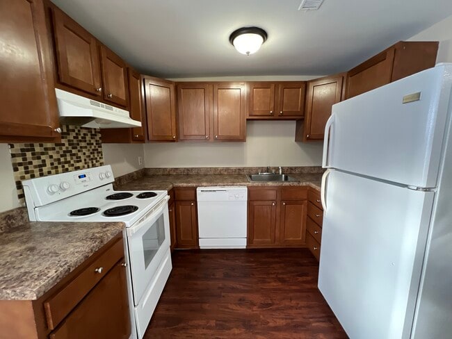 Building Photo - Denrose Townhomes