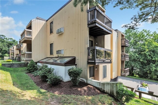 Building Photo - 175 Mill Pond Rd