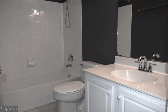 Building Photo - 43768 Virginia Manor Terrace