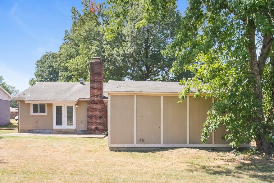 Building Photo - 732 Charter Oak Dr