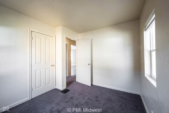 Building Photo - 4565 Brookville Rd