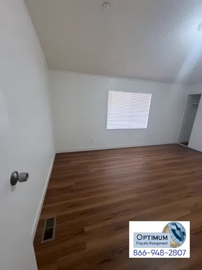 Building Photo - Fully Remodeled 3BD/2BA Home on Spacious Lot