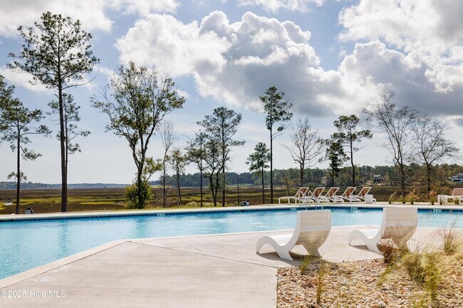 Building Photo - 4568 Tides Wy