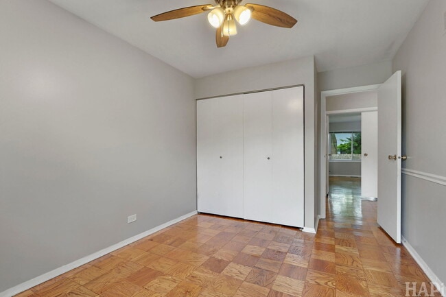 Building Photo - 1540 N Pepper Tree Dr