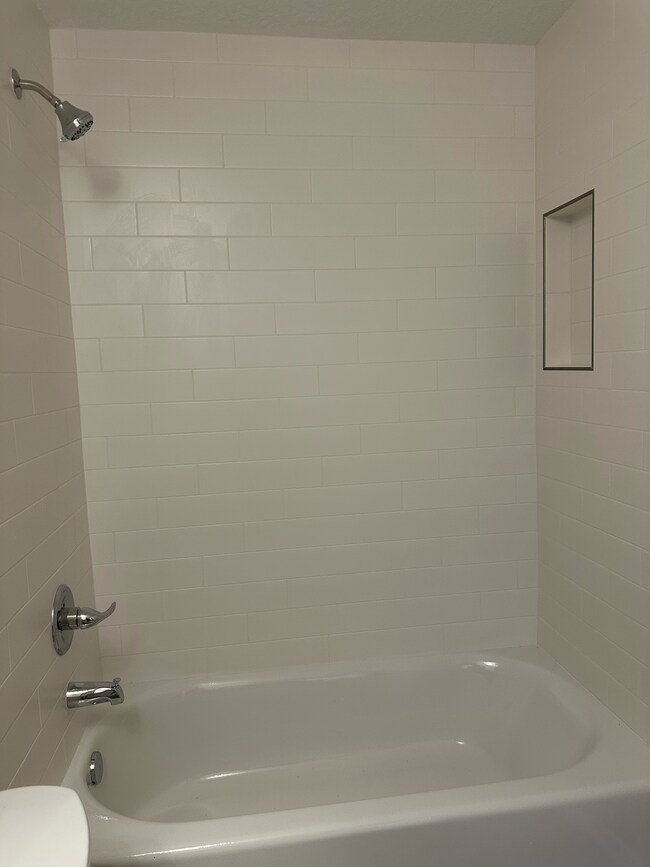 Building Photo - Royal