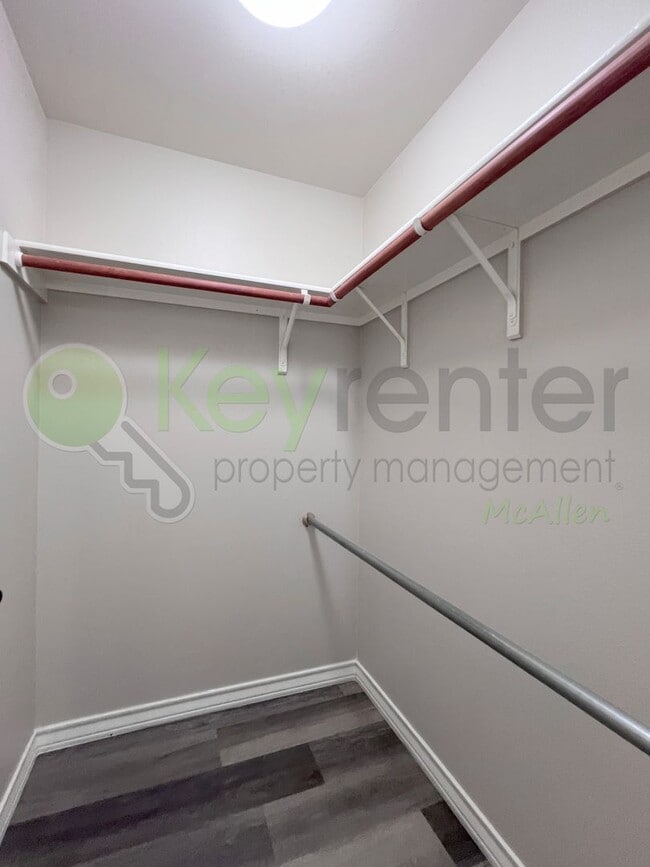 Building Photo - Beautidul 3bed/2.5 bath House in Edinburg. Don't Miss Out!