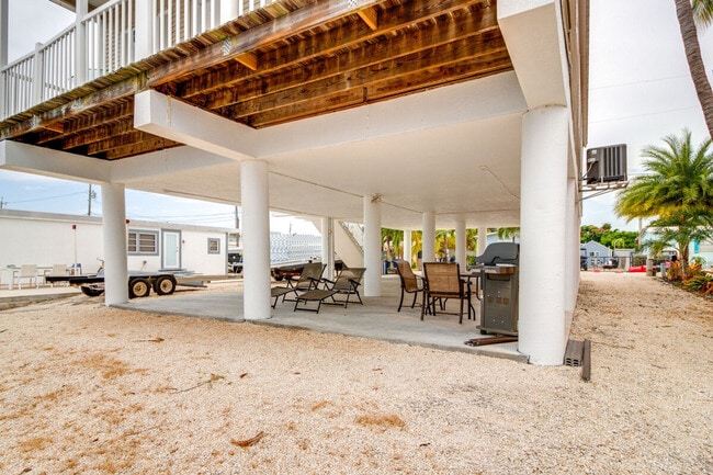 Building Photo - 210 W 2nd Ct