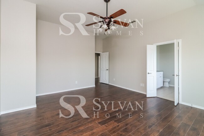 Building Photo - Welcome home to this stunning 3 bedroom, 2.5 bathroom home