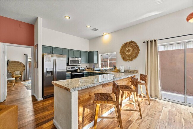 Building Photo - 53180 Avenida Mendoza