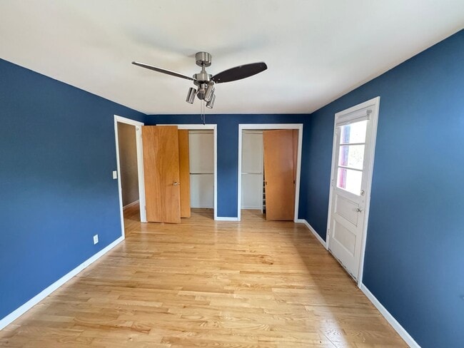 Building Photo - Adorable two story home