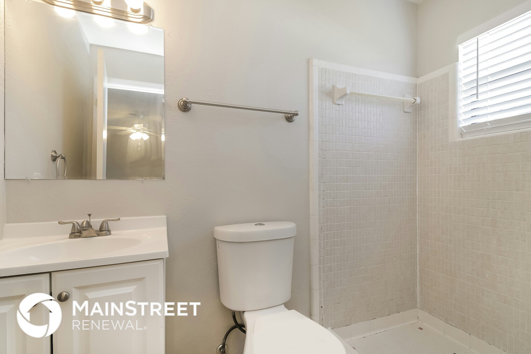 Building Photo - 1035 Country Club Blvd