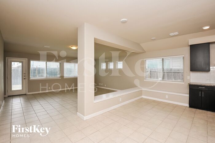 Building Photo - 11913 Rustling Oaks Dr