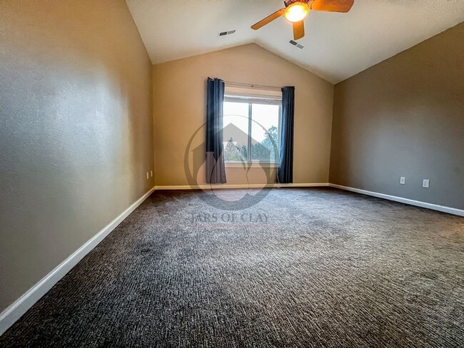 Building Photo - Luxurious Spacious Keizer Home -