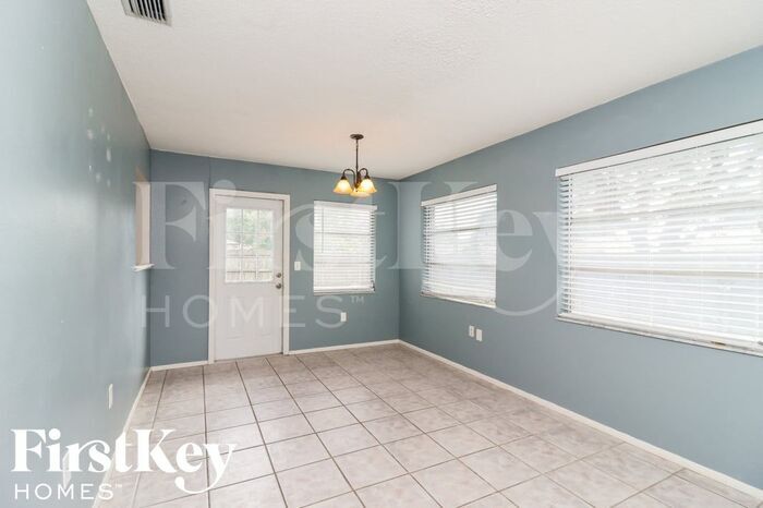 Building Photo - 627 St Andrews Dr