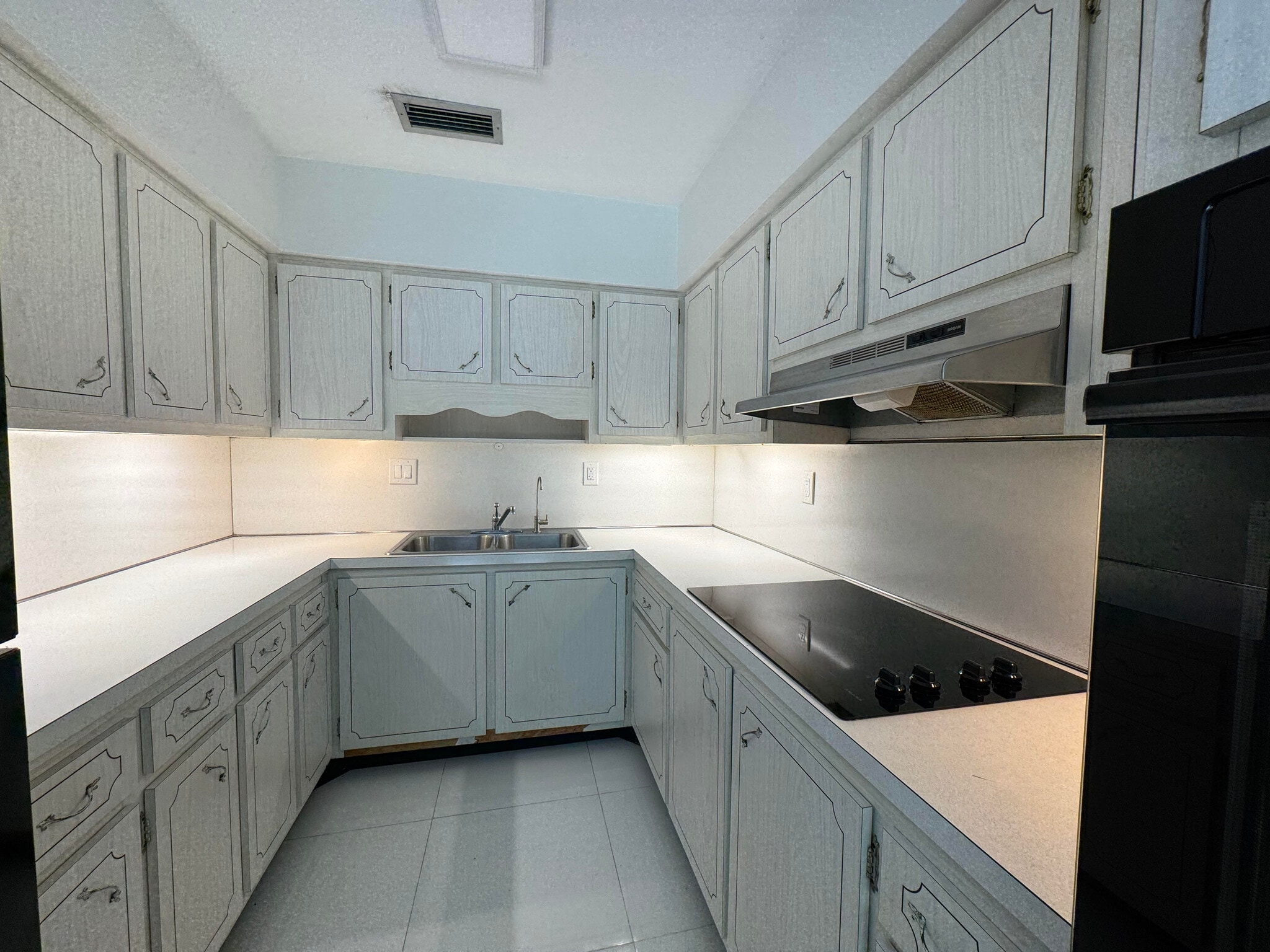 Kitchen - 11535 SW 81st Rd