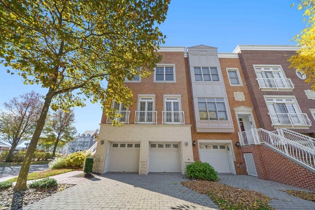 Primary Photo - 1 Intrepid Pl