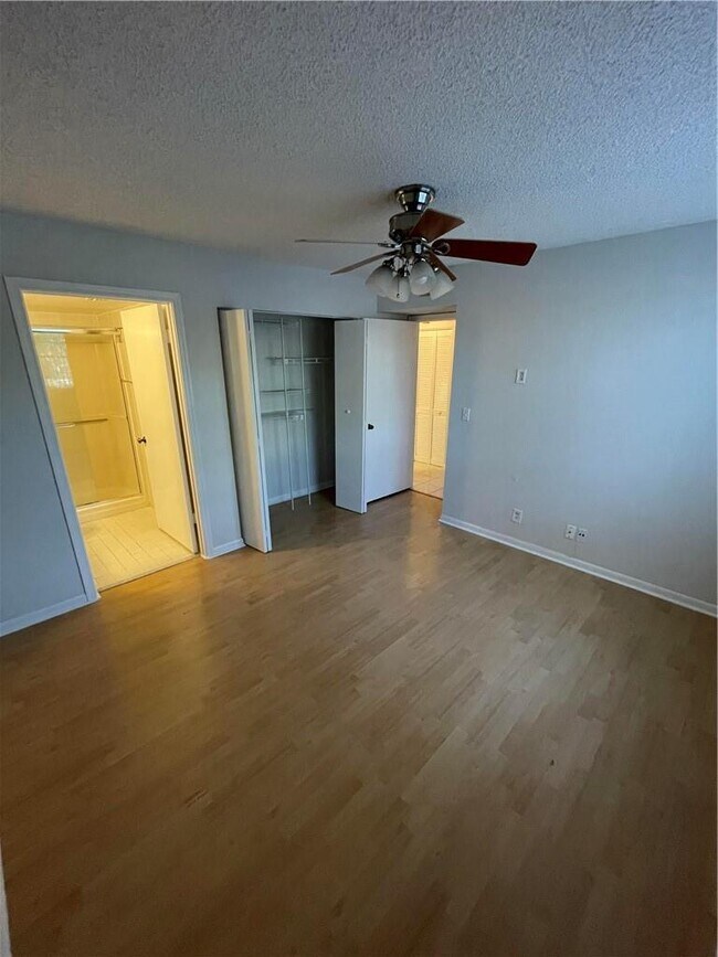 Building Photo - 3546 N University Dr