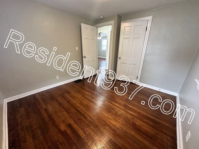 Building Photo - 2 Bed 1 bath home
