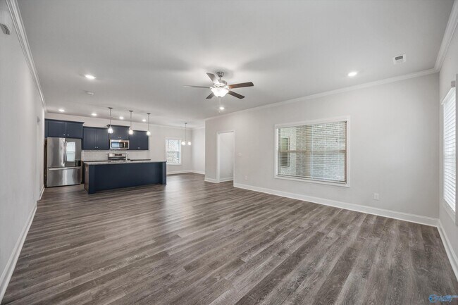 Building Photo - 17246 Chelsea St