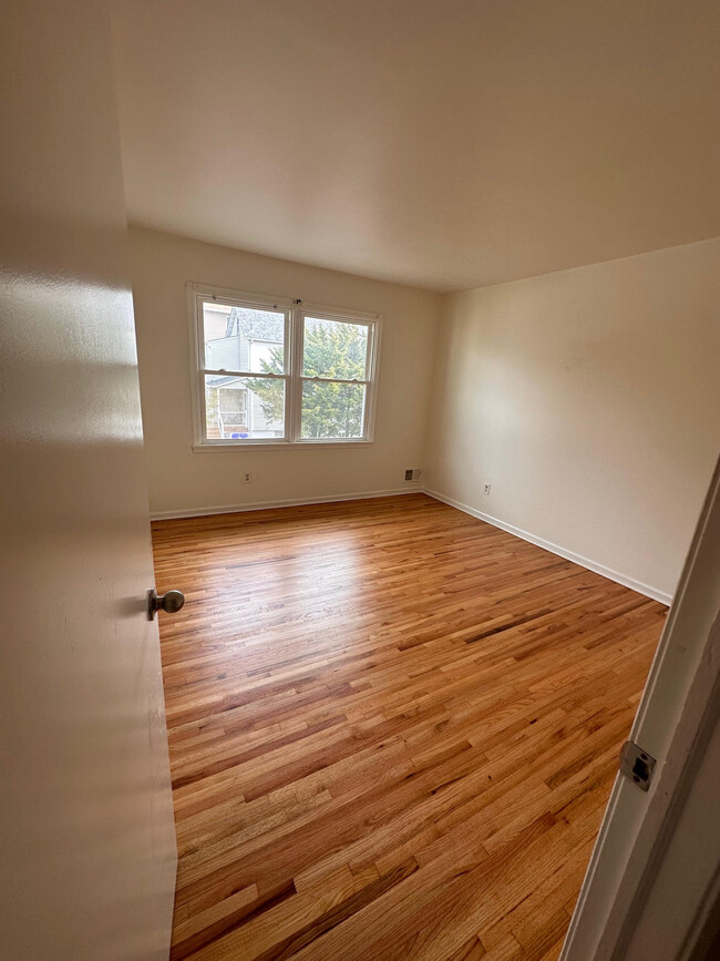 spare bedroom main view - 163 S 4th Ave