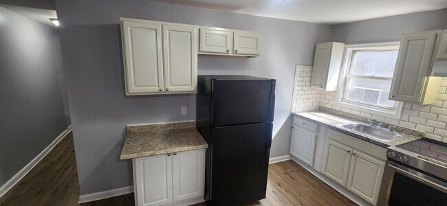 Building Photo - 1126 Kerlin St