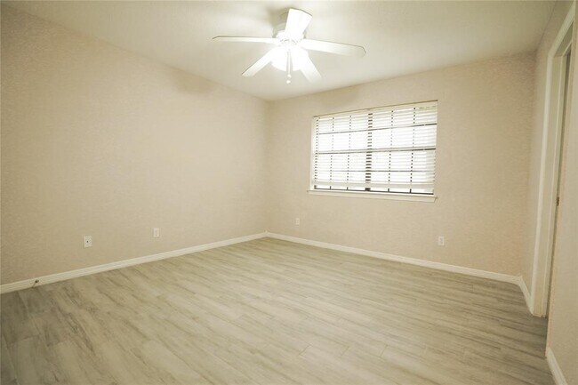 Building Photo - 14106 Glen Canon Ln