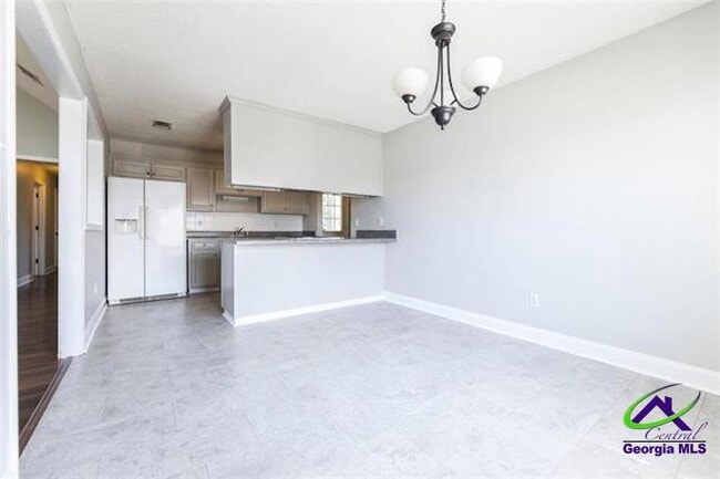 Building Photo - 104 Brittland Dr