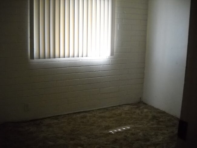 Building Photo - Cute House in Town