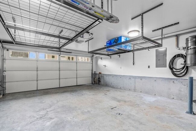 Building Photo - Quintessential West Seattle Townhome with Air Conditioning