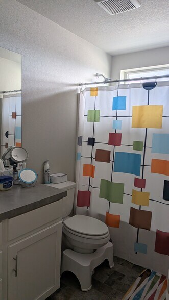 Building Photo - 433 Stout St