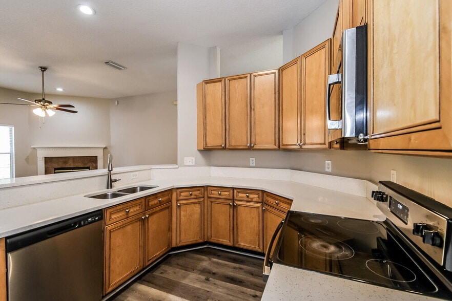 Building Photo - 9202 Redtail Dr