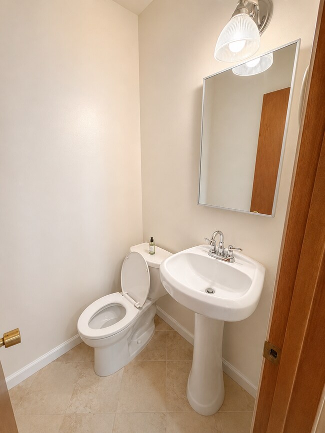 Building Photo - Beautiful 3-Bedroom Home for Rent in Fremont