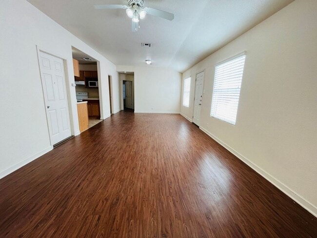 Building Photo - Cozy 2 bedroom 2bath Retreat near Randolph...