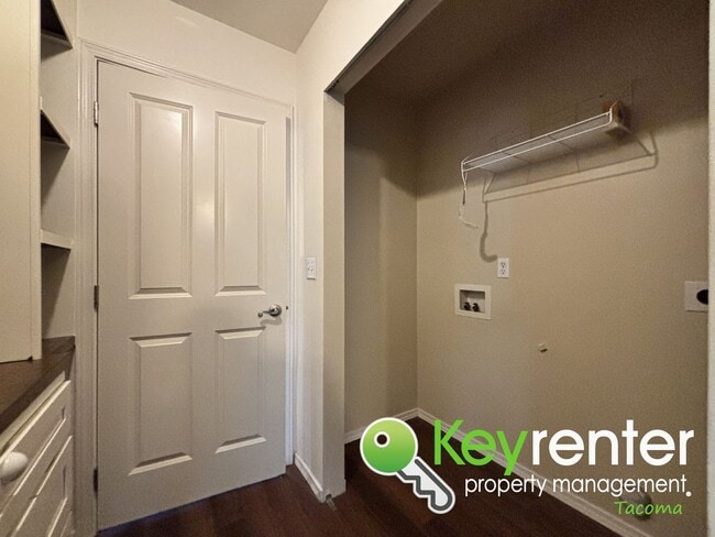 Building Photo - Spacious 4-Bedroom, 2.5 Bath Dupont Rental 5 Minutes from JBLM – Over 2,600 Sq Ft of Comfort