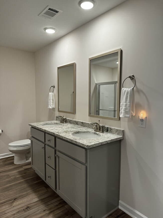 Building Photo - 230 Pedric Dr