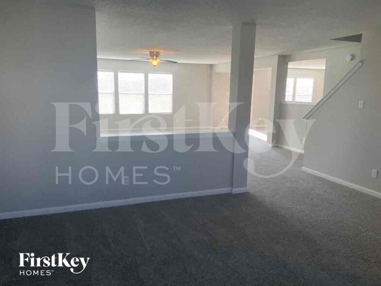 Building Photo - 12515 Teacup Way