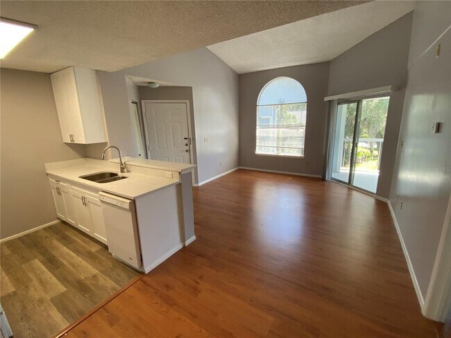 Building Photo - 711 Sugar Bay Way