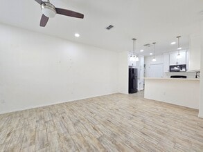 Building Photo - 1809 Atrium Pl Dr