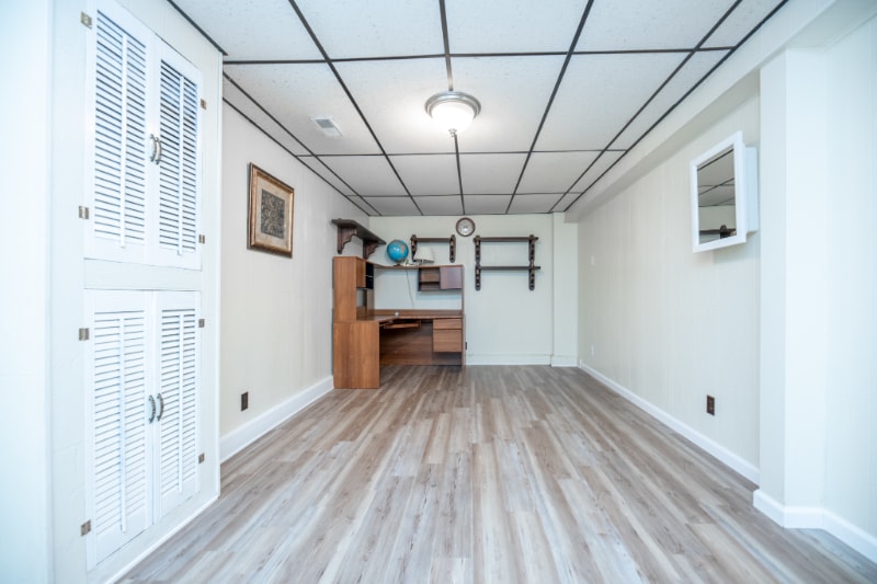 Building Photo - 3819 W Warwick Dr